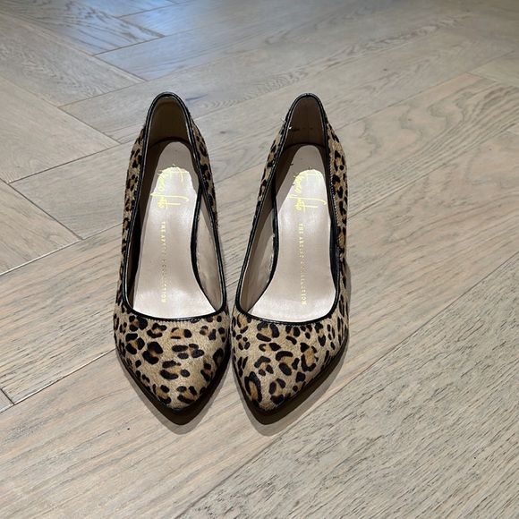 Franco Sarto the artist collection leopard wedge size 5 - Picture 2 of 6